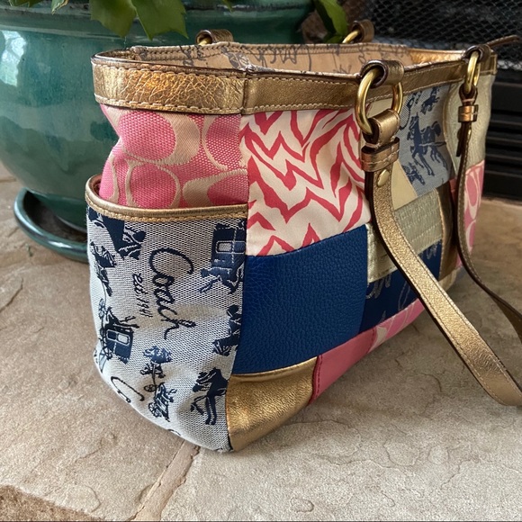 Coach Purse - AUTHENTIC - Picture 9 of 16